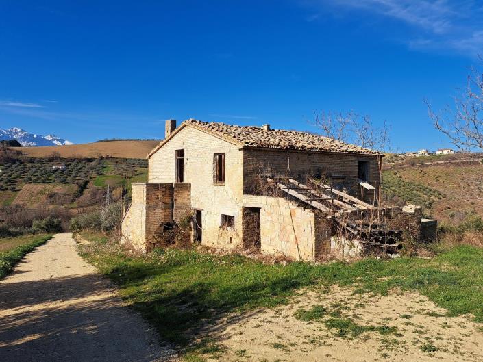 Image No.14-4 Bed Country House for sale