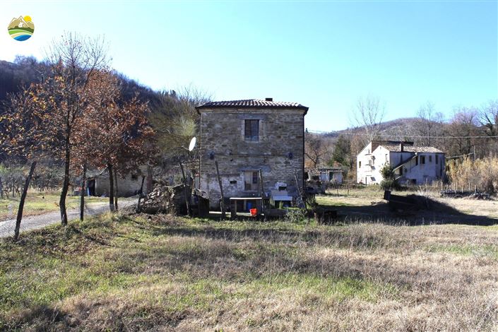 Image No.4-2 Bed Country House for sale