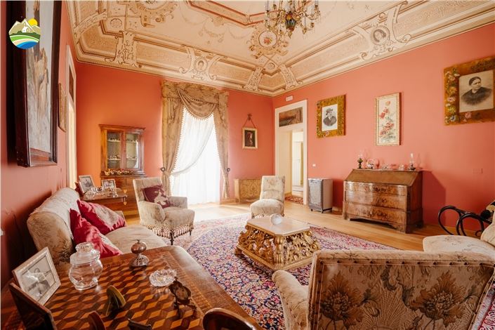 Image No.2-11 Bed Villa for sale