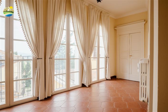 Image No.23-11 Bed Villa for sale