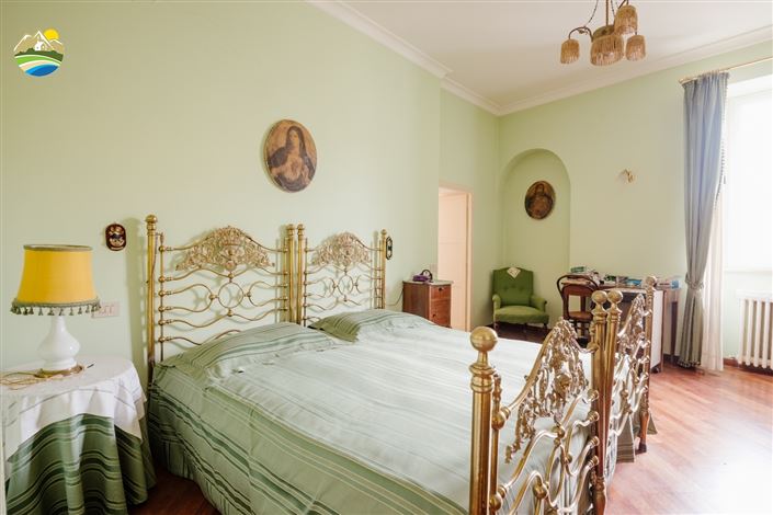 Image No.24-11 Bed Villa for sale