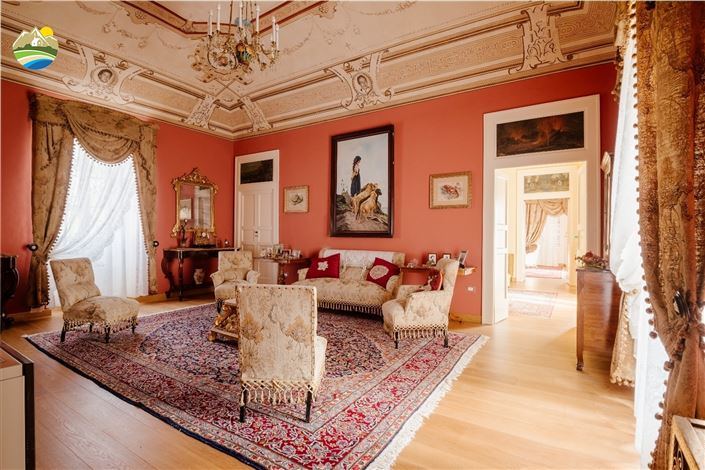 Image No.30-11 Bed Villa for sale