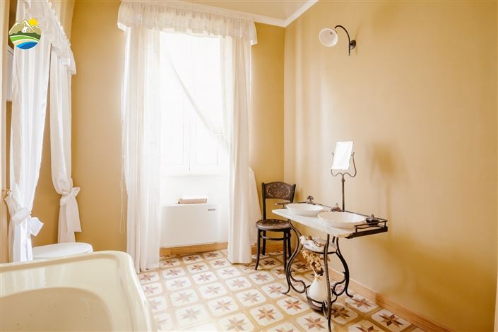 Image No.33-11 Bed Villa for sale