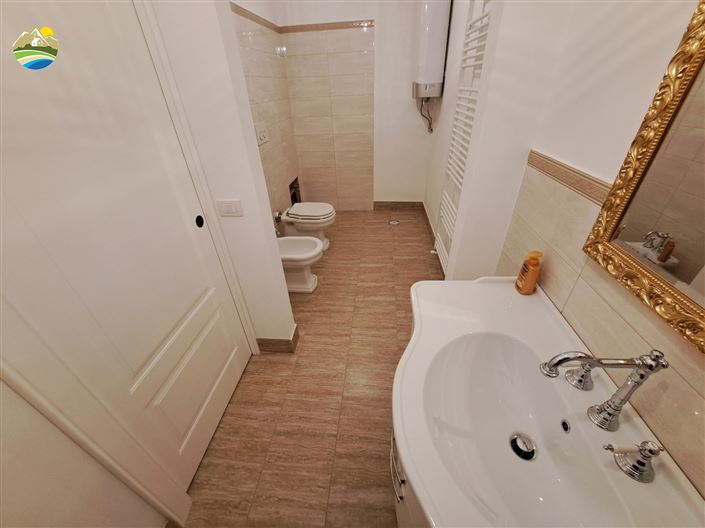 Image No.40-10 Bed Villa for sale