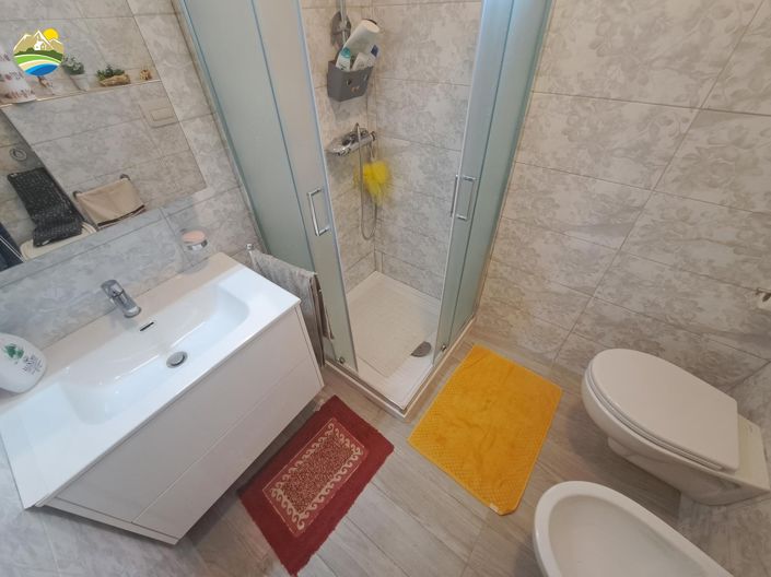 Image No.15-3 Bed Country House for sale