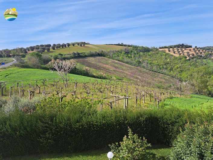 Image No.30-3 Bed Country House for sale