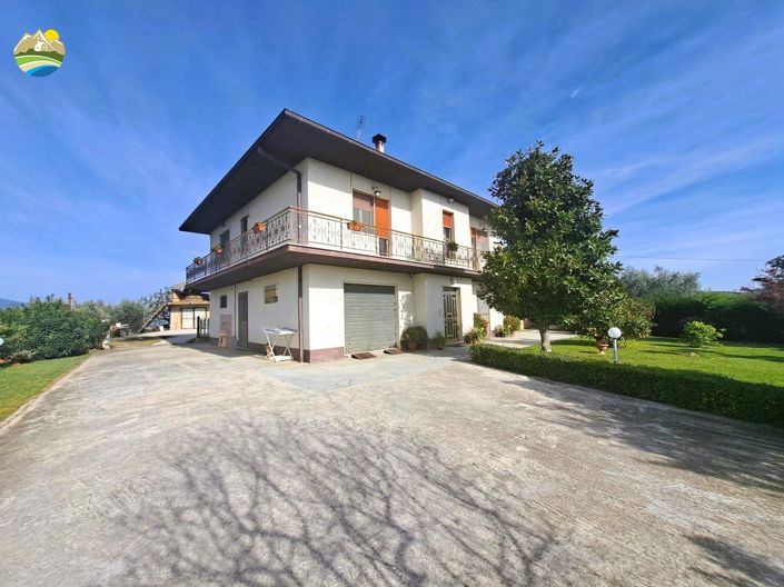 Image No.6-3 Bed Country House for sale