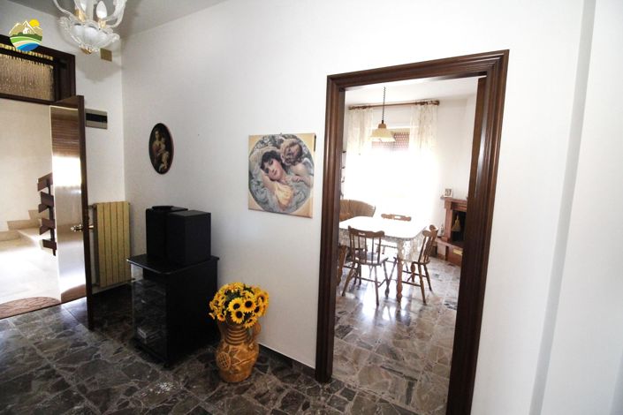 Image No.22-6 Bed Country House for sale