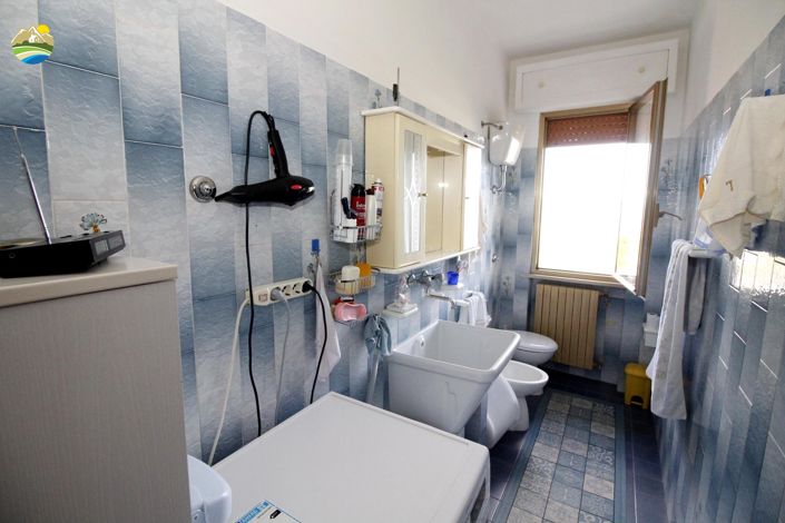 Image No.26-6 Bed Country House for sale