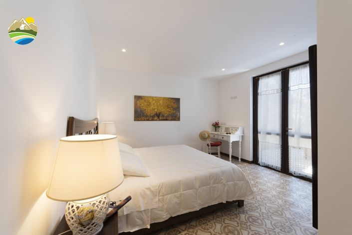 Image No.29-9 Bed Villa for sale