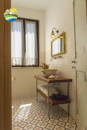 Image No.35-9 Bed Villa for sale