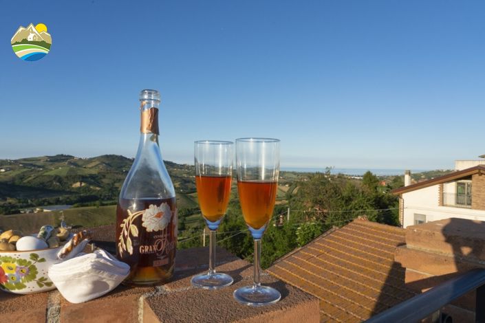 Image No.6-9 Bed Villa for sale