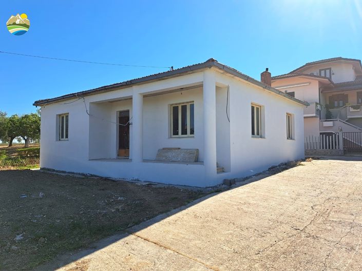 Image No.11-2 Bed Country House for sale