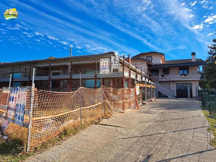 Image No.21-2 Bed Country House for sale