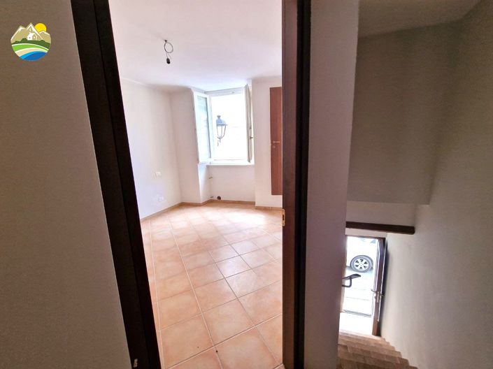 Image No.10-2 Bed Townhouse for sale