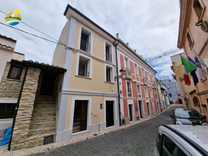 Image No.2-2 Bed Townhouse for sale