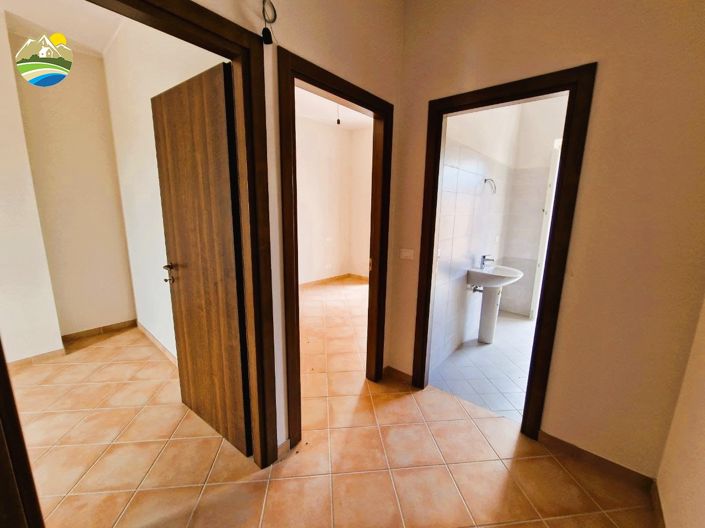 Image No.20-2 Bed Townhouse for sale