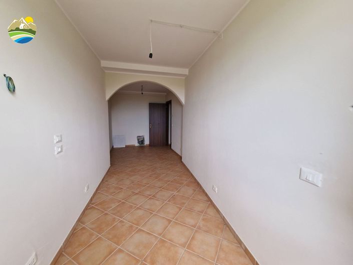 Image No.8-2 Bed Townhouse for sale