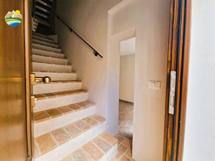 Image No.9-2 Bed Townhouse for sale