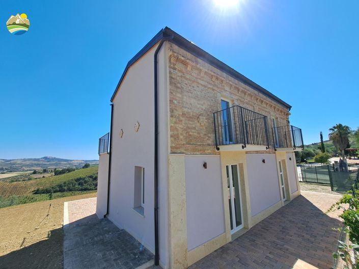 Image No.1-2 Bed Country House for sale