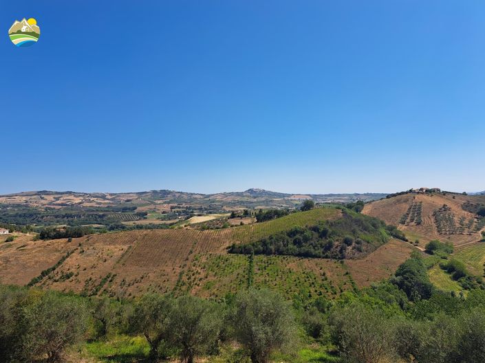 Image No.23-2 Bed Country House for sale