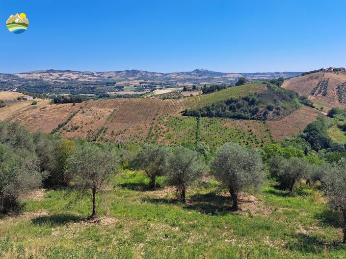 Image No.24-2 Bed Country House for sale