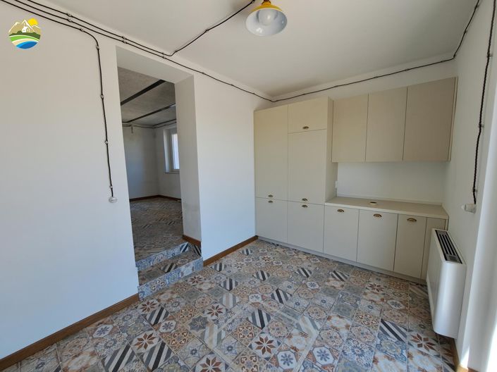 Image No.31-2 Bed Country House for sale