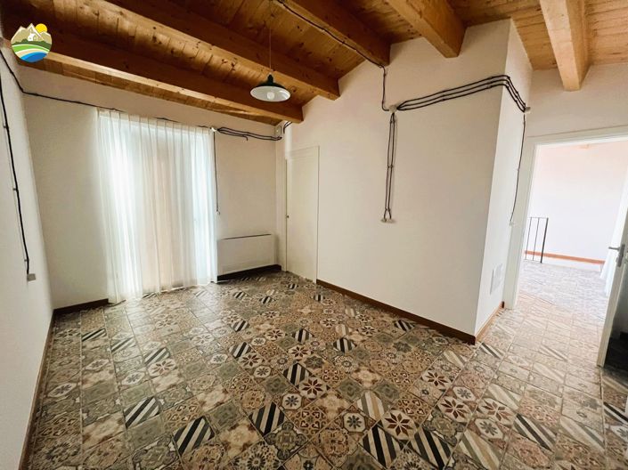 Image No.39-2 Bed Country House for sale