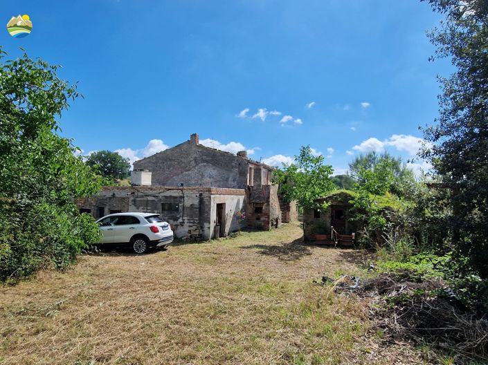 Image No.23-6 Bed Country House for sale