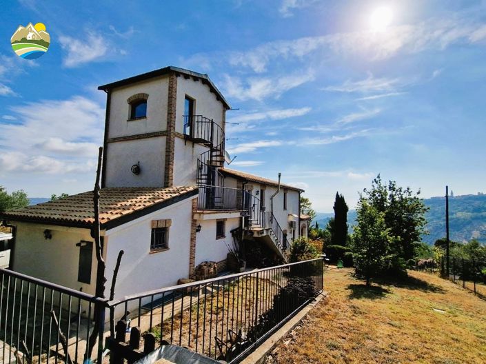 Image No.11-3 Bed Country House for sale