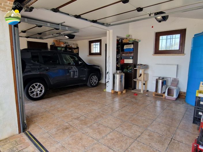 Image No.31-3 Bed Country House for sale