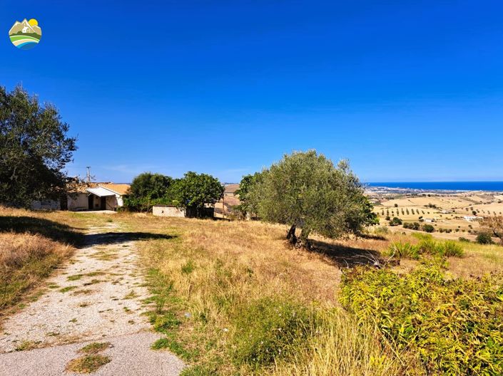 Image No.22-2 Bed Country House for sale