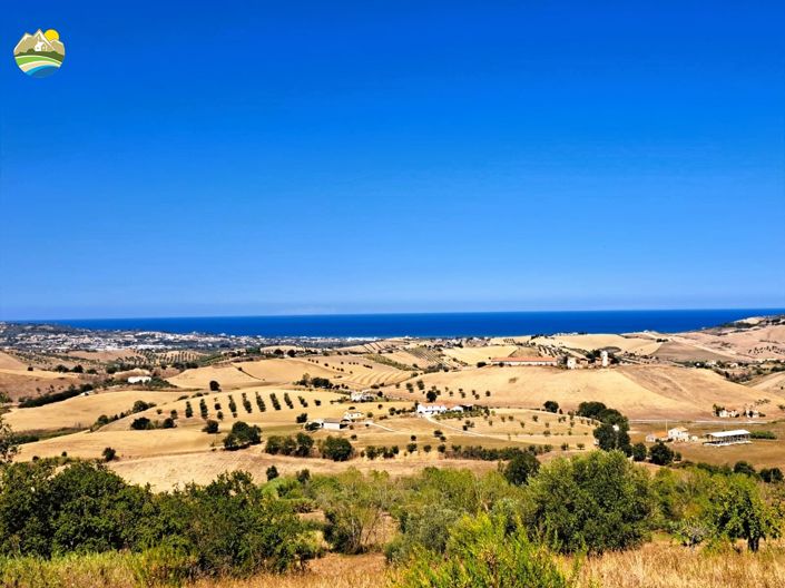 Image No.24-2 Bed Country House for sale