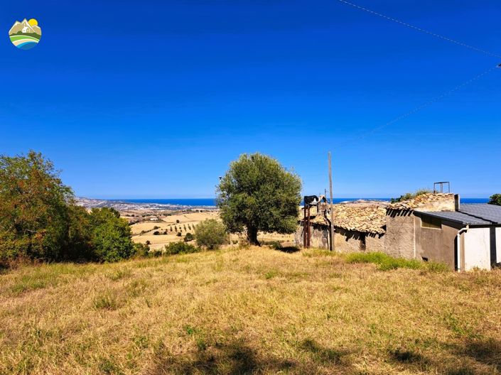 Image No.8-2 Bed Country House for sale