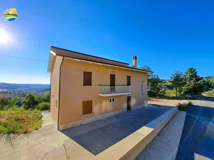 Image No.33-3 Bed Country House for sale