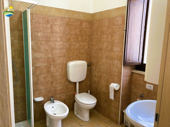 Image No.29-5 Bed Townhouse for sale