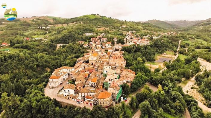 Image No.41-5 Bed Townhouse for sale