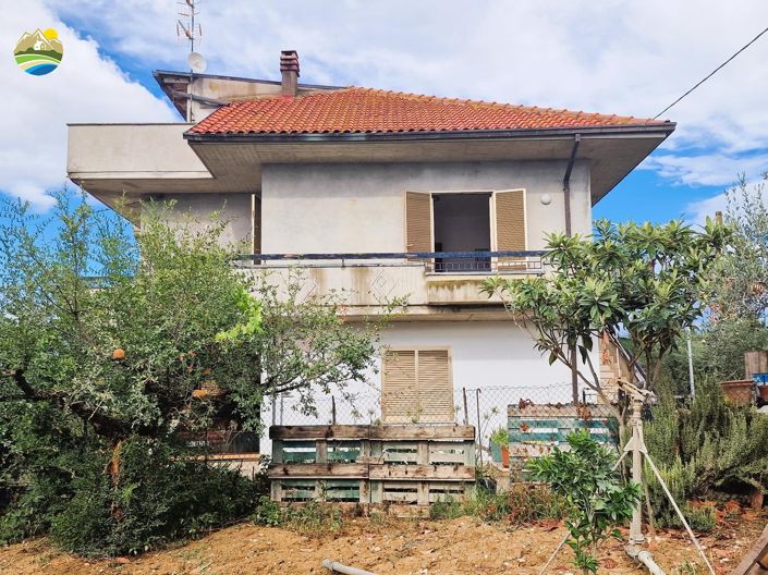 Image No.14-4 Bed Country House for sale