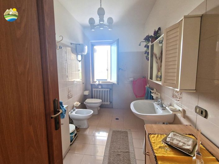 Image No.21-4 Bed Country House for sale