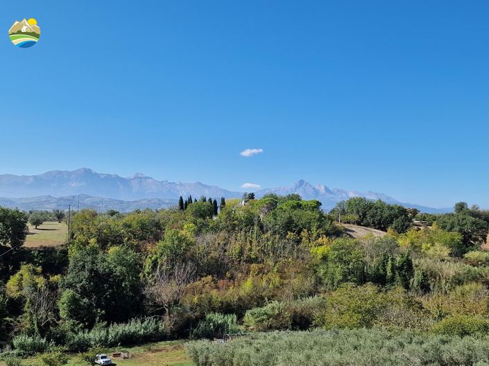 Image No.26-4 Bed Country House for sale