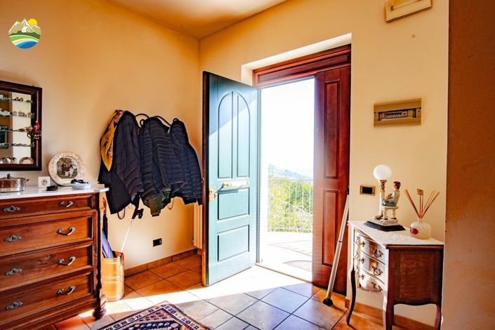 Image No.13-5 Bed Villa for sale