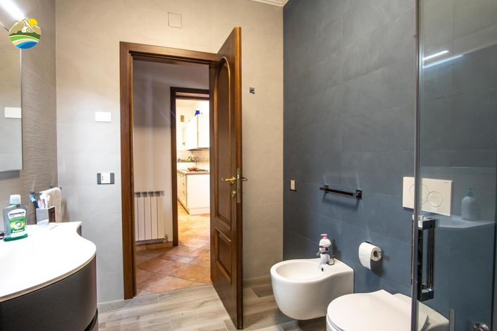 Image No.24-5 Bed Villa for sale