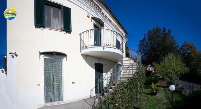 Image No.5-5 Bed Villa for sale