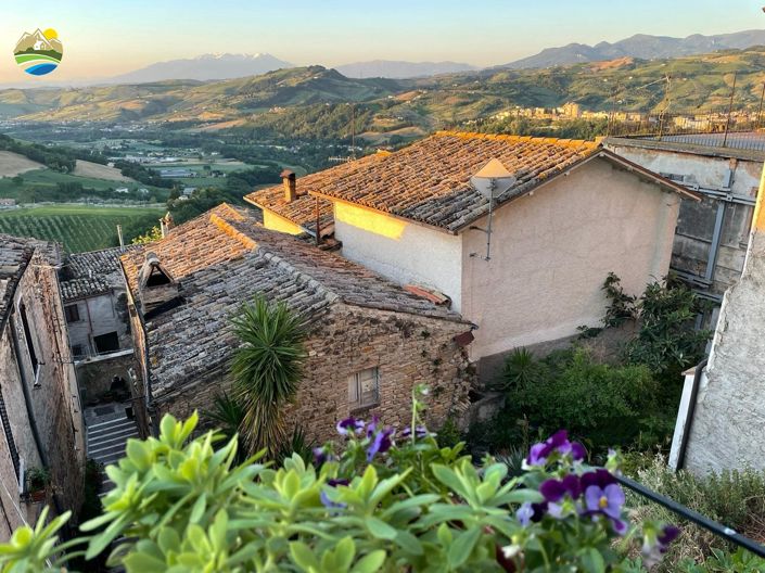 Image No.10-1 Bed Townhouse for sale