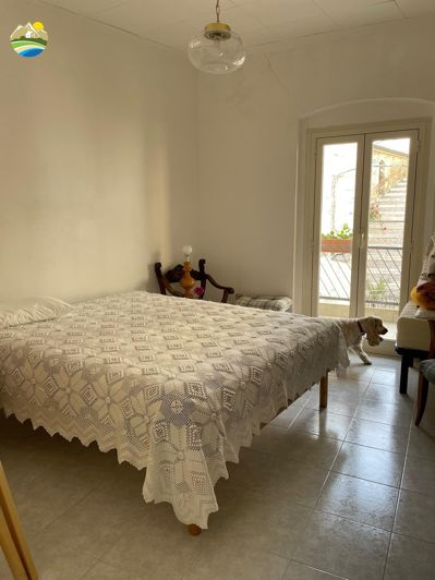 Image No.12-3 Bed Townhouse for sale