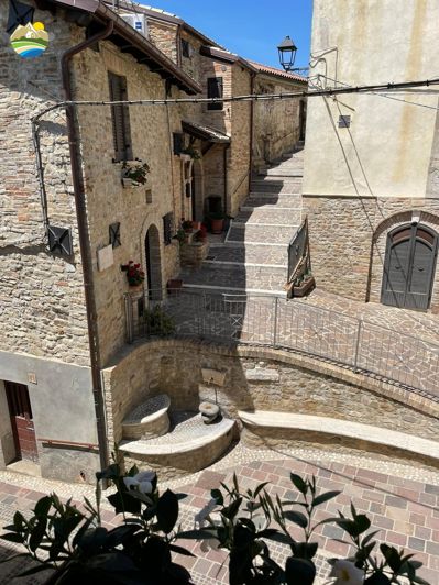 Image No.21-3 Bed Townhouse for sale