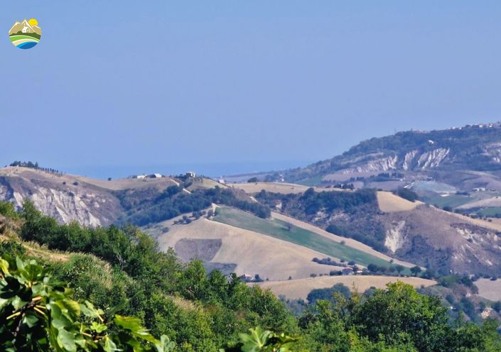 Image No.14-2 Bed Country House for sale