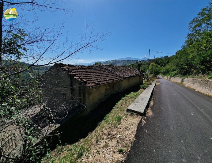 Image No.5-2 Bed Country House for sale