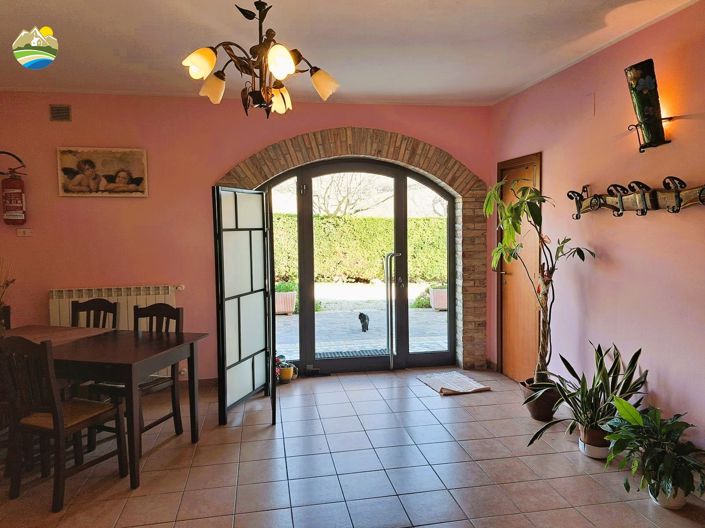 Image No.11-4 Bed Country House for sale