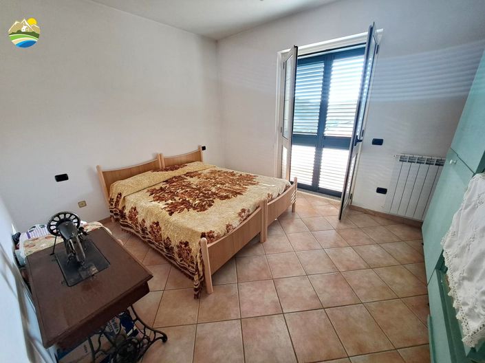 Image No.29-4 Bed Country House for sale